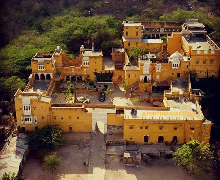 Bhadrajun Fort, Jalore, Rajasthan - Vushii.com Bhadrajun Fort, Jalore, Rajasthan - Vushii.com
